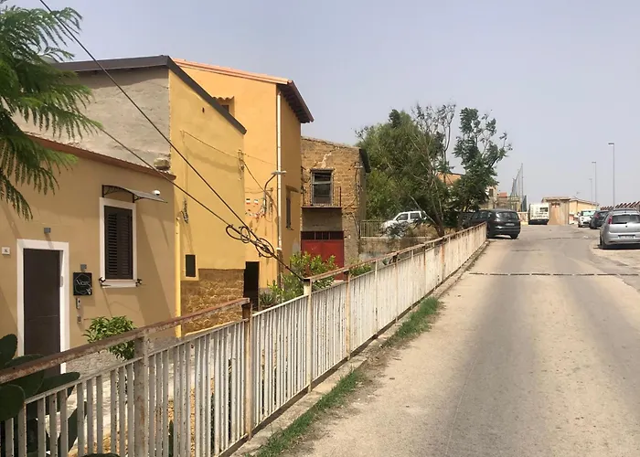 Nicare בית הארחה 3*