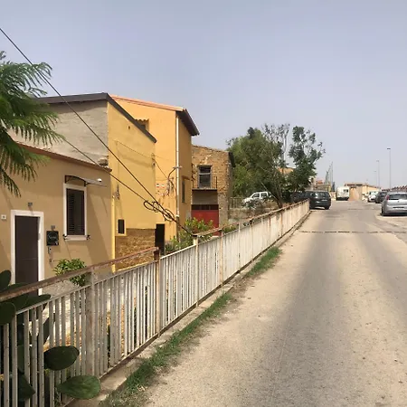 Nicare Guest house 3*