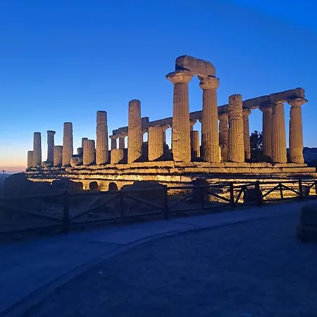 Nicare Guest house 3*