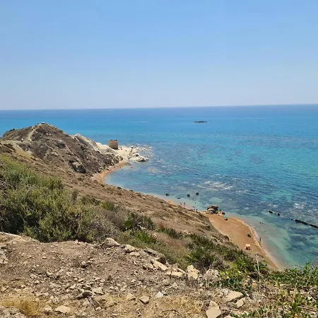 Nicare Guest house 3*